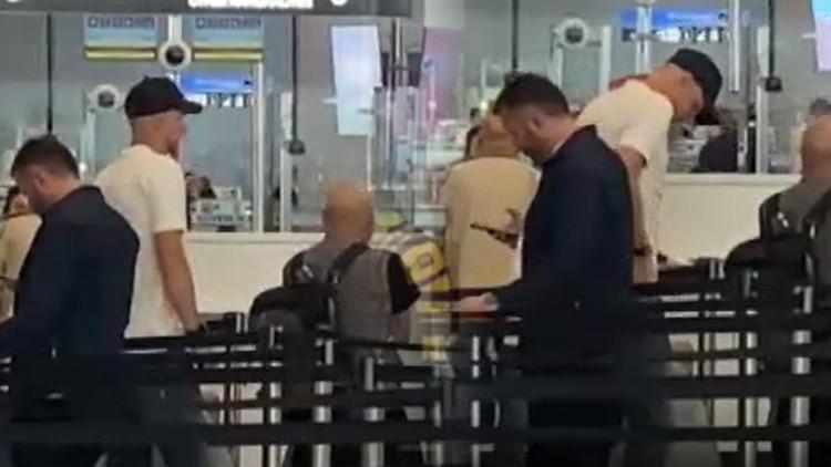 Fenerbahçe’ye veda eden Edin Dzeko, İstanbul’dan ayrıldı