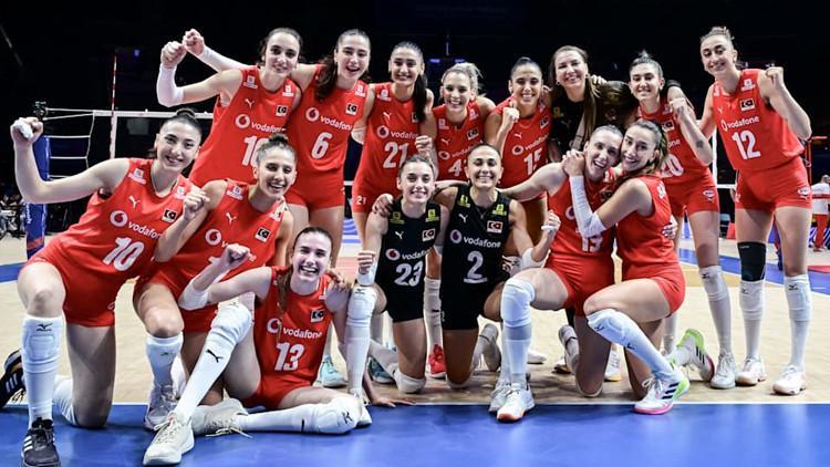 FİLENİN SULTANLARI PUAN DURUMU 2025 (EN SON TABLO) || Türkiye A Ulusal Bayan Voleybol Grubu, Milletler Ligi’nde kaçıncı sırada, puanı kaç?