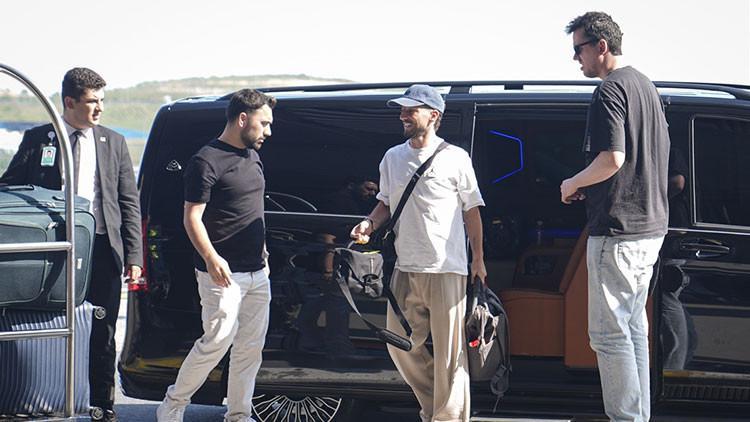 Galatasaray’a veda eden Dries Mertens, İstanbul’dan ayrıldı!