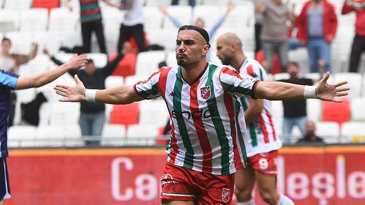 Karşıyaka’da yıldızlar kopuyor