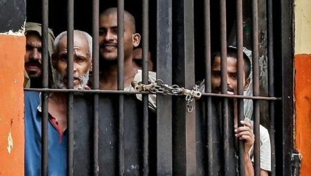 Pakistan’da skandal sarsıntı tahliyesi! 216 mahkum hapishaneden kaçtı