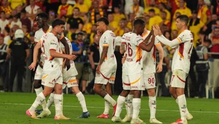 Şampiyon Galatasaray dönemi meskeninde kapatıyor!