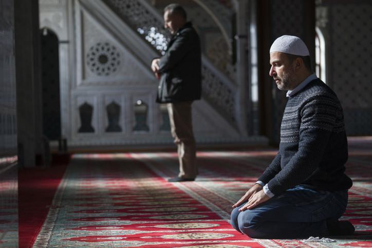 Teşrik tekbirleri ne vakit bitecek / sona erecek? Teşrik tekbiri Arapça okunuşu ve Türkçe anlamı! Teşrik tekbiri getirmenin dini kararı nedir?