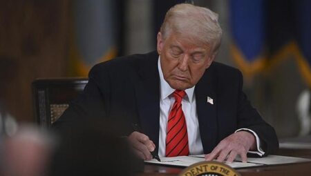 Trump kararnameyi imzaladı: Çelik ve alüminyum tarifeleri yüzde 50’ye çıkarıldı